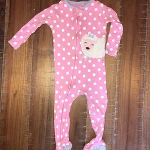 12 mo Carter’s bundle (2) pajamas/footies